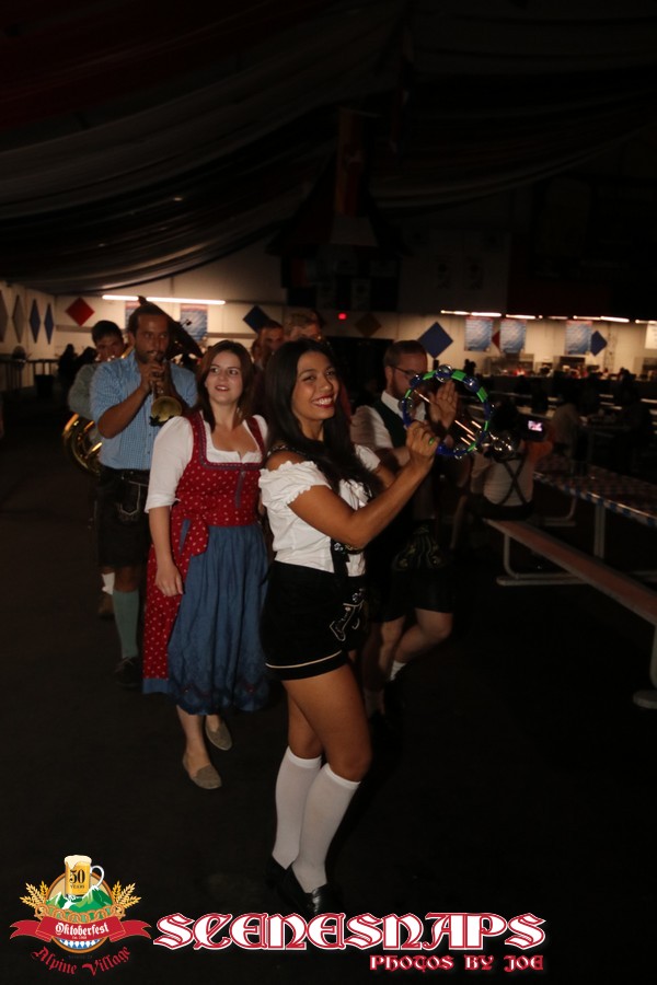 ALPINE_VILLAGE_OKTOBERFEST_OCT_19_18_0327_P_.JPG