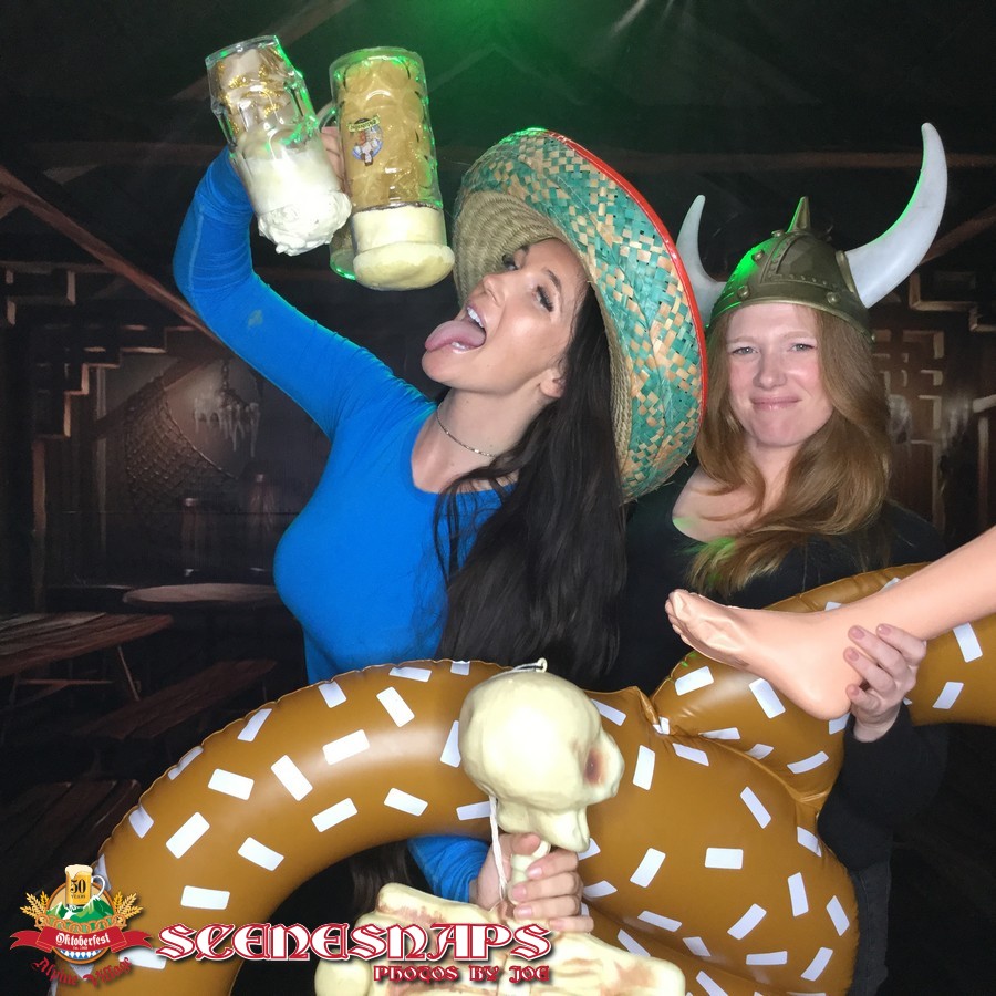 ALPINE_VILLAGE_OKTOBERFEST_OCT_27_18_0056_P_.JPG